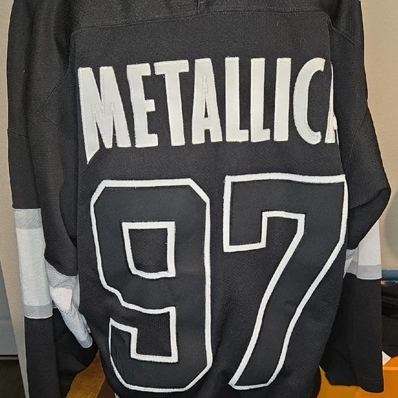 Giant Tag Black XL Metallica 1996 Hockey Jersey with Push Head Flaming Skull - Picture 3 of 8